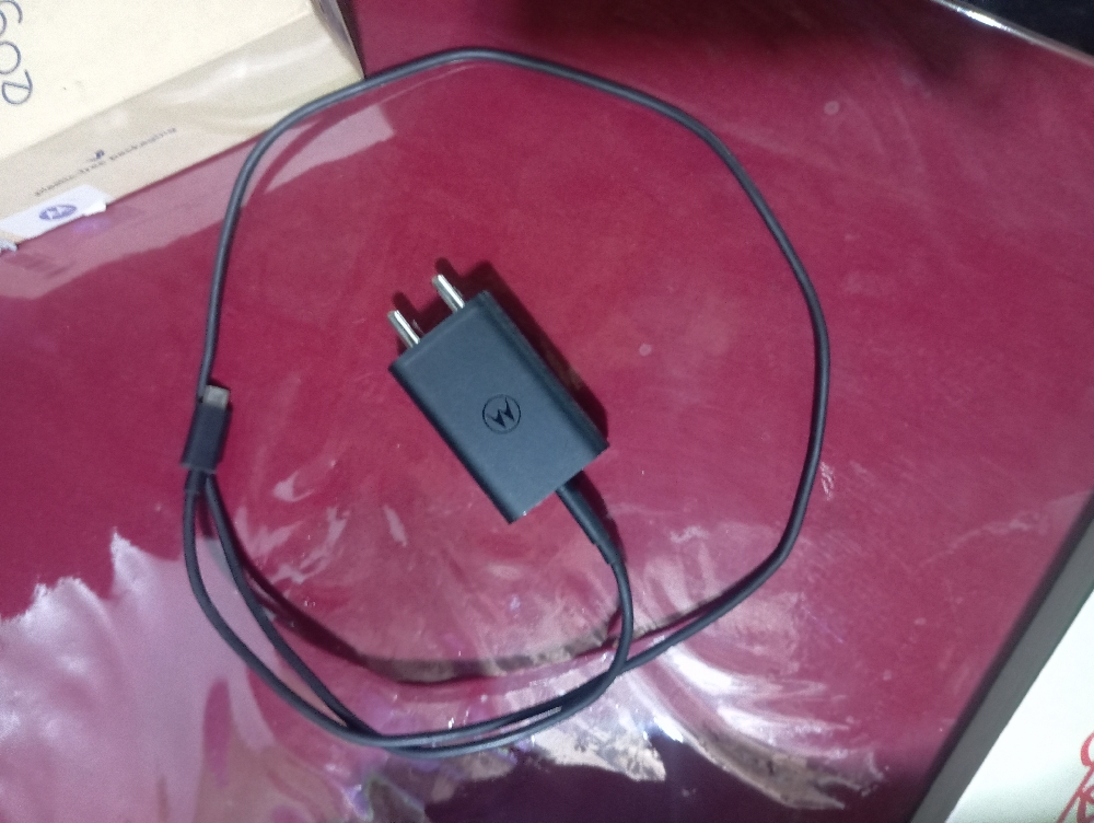 Motorola edge 50 fusion original charger Number: 01540514699