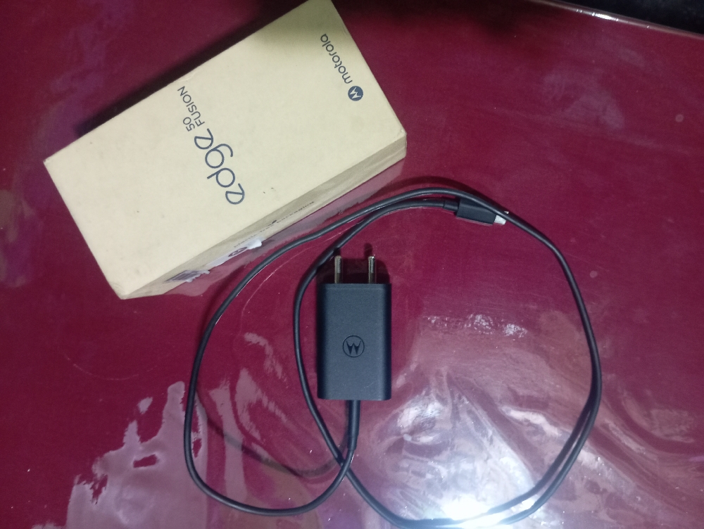 Motorola edge 50 fusion original charger Number: 01540514699