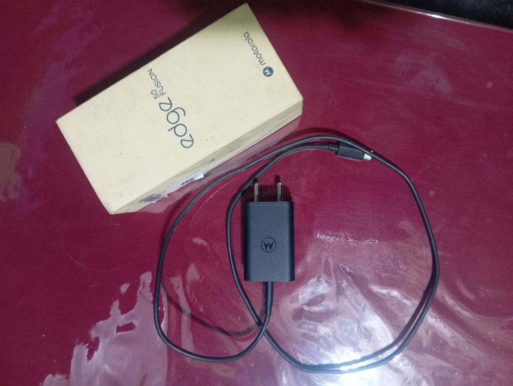 Motorola edge 50 fusion original charger Number: 01540514699