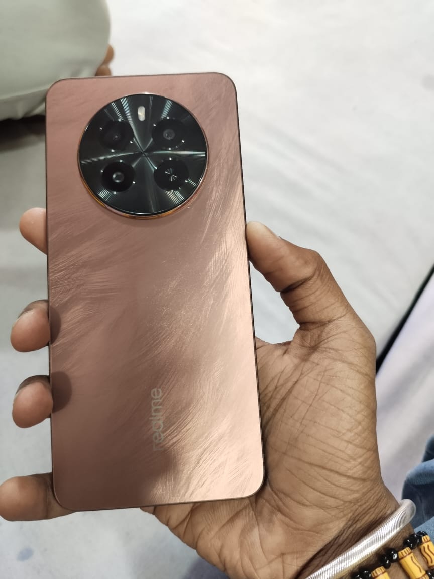 Realmi p1 only phone no any accessories Only 10500 exchange