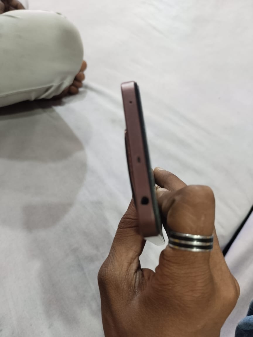 Realmi p1 only phone no any accessories Only 10500 exchange
