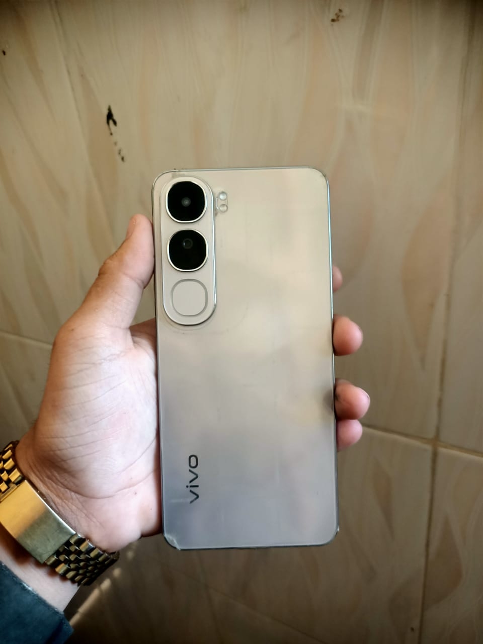 VIVO Y 200 8+8/256 box is not condition 10/10