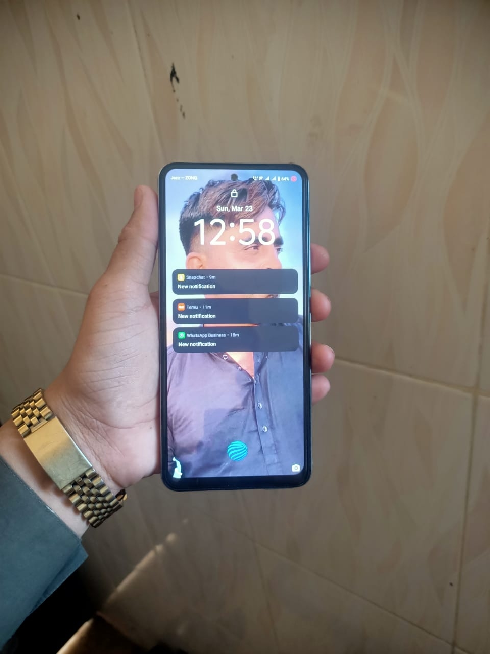 VIVO Y 200 8+8/256 box is not condition 10/10