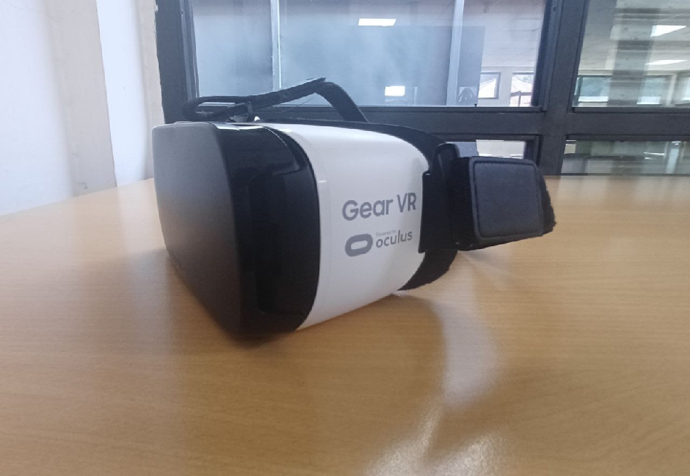 Product: Oculus Gear VR – Virtual Reality Headset for Samsung