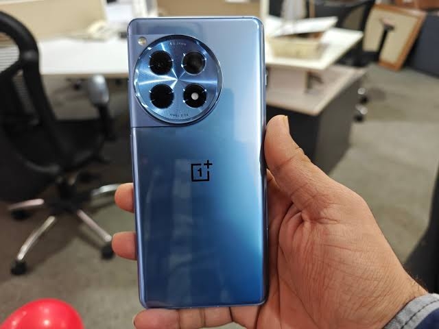 Oneplus 12 R use of nine months new condition jisko