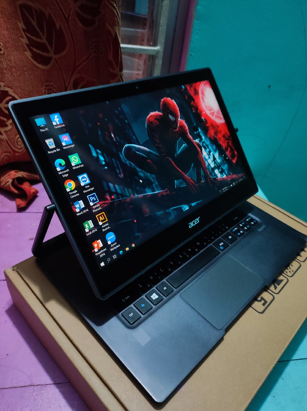 Acer aspire r7-371t. Touch screen Folded Ram: 4gb Processor: intel