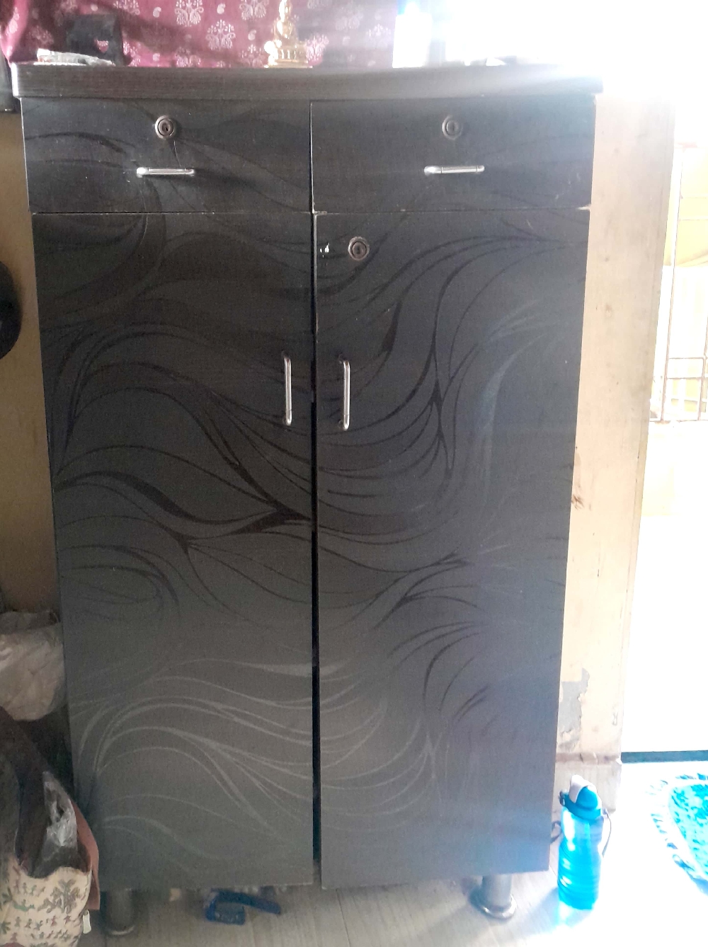 4×6 double size bed with huge storage box in it