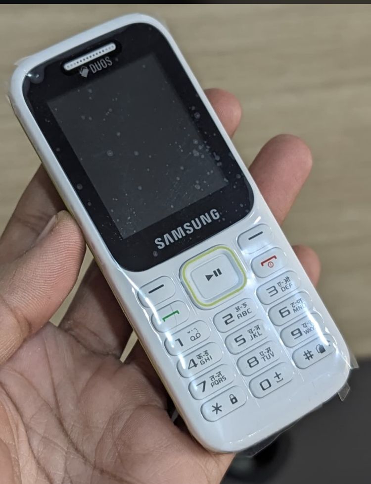 New mobile One year warranty / with phone bill/ Rs-1500
