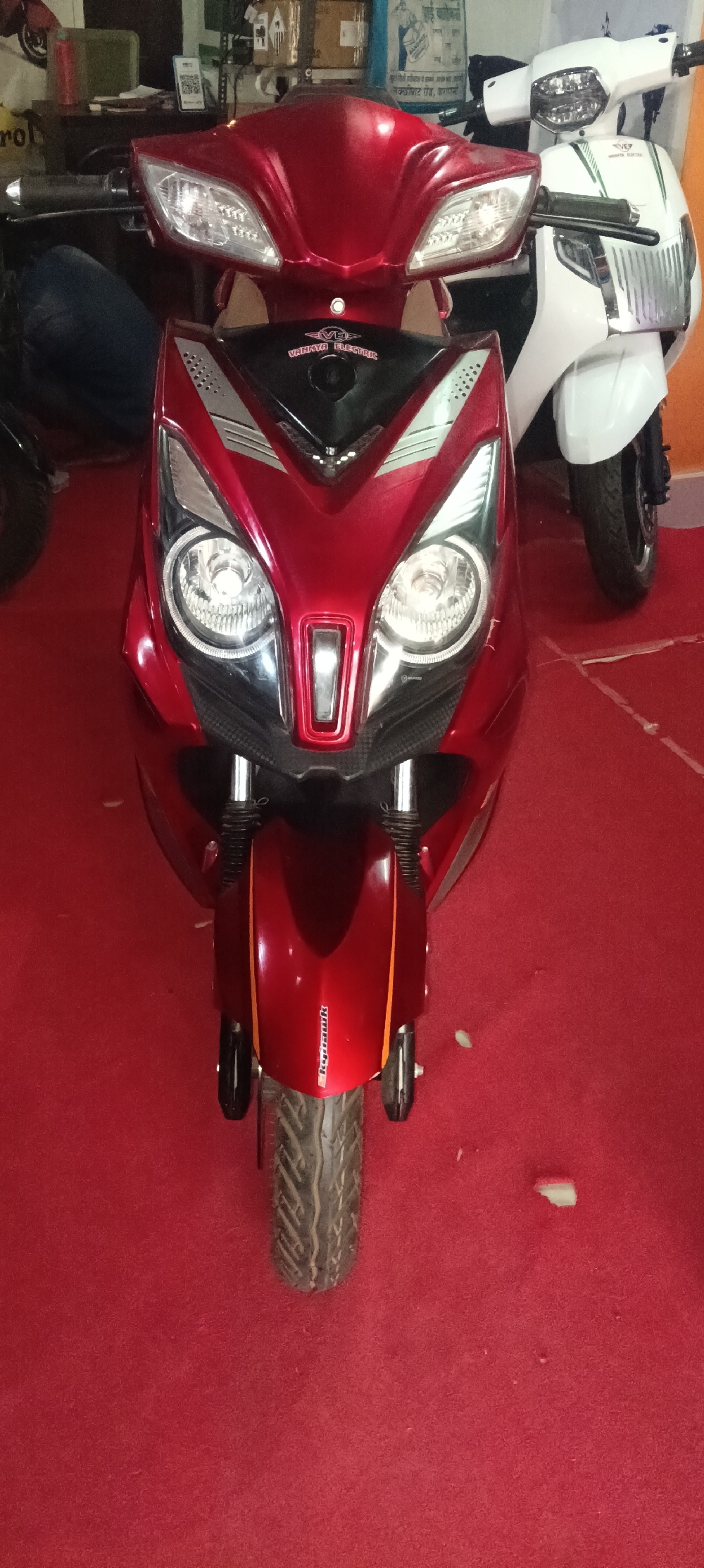 Electric scuty Lithium battery 4 year warranty 3 sarvice free