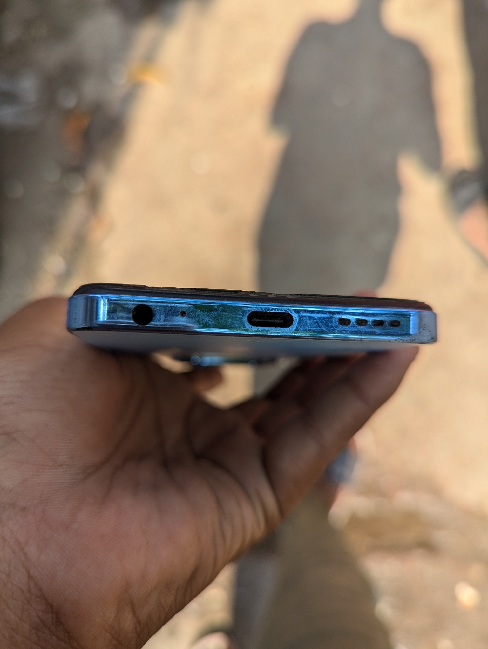 Full fresh . Box charger ase . Ram 8 rom