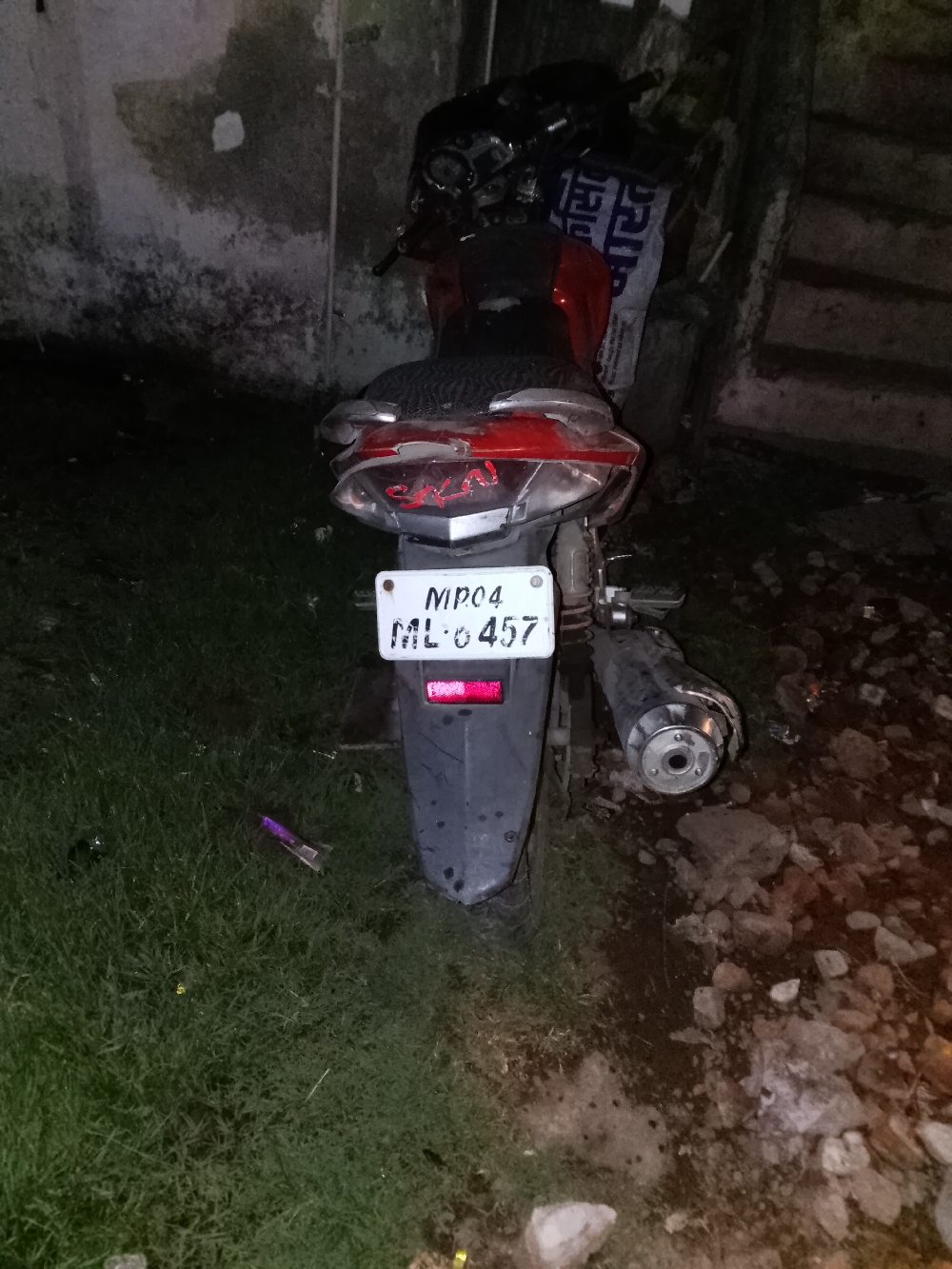 Gadi chalu hai thoda bahut kam hai