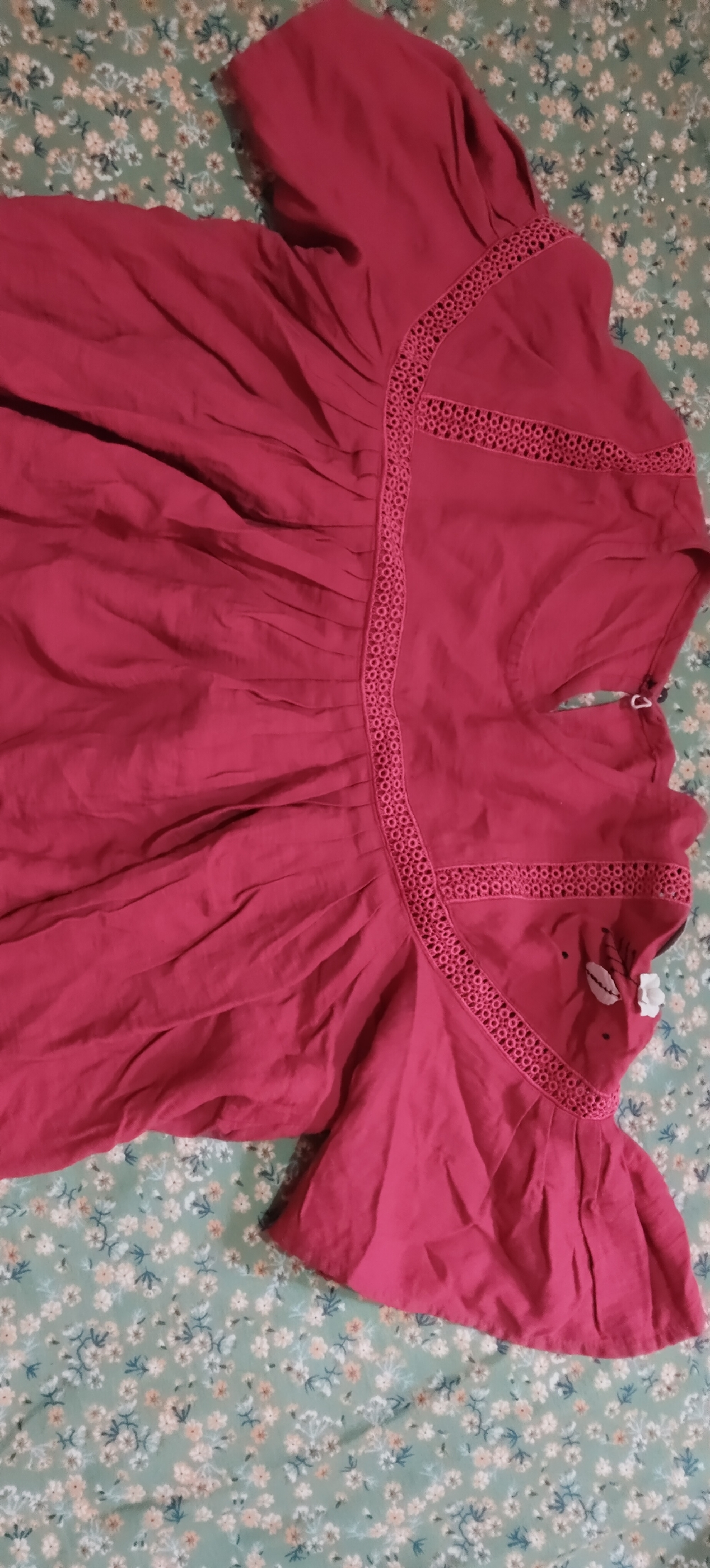 Classic poncho top.material quality is excellent with no flows. Size:bust30,