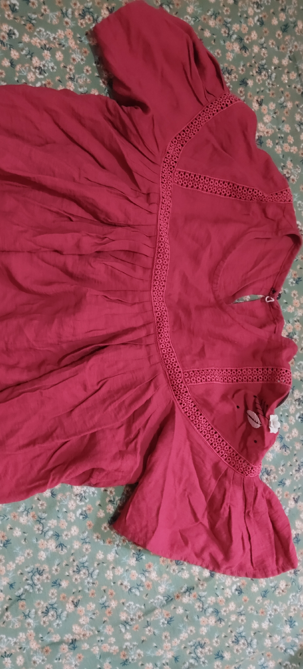 Classic poncho top.material quality is excellent with no flows. Size:bust30,