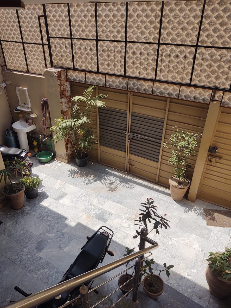 5.10 marla ghr for sale 4bedrooms 1 drying room 5