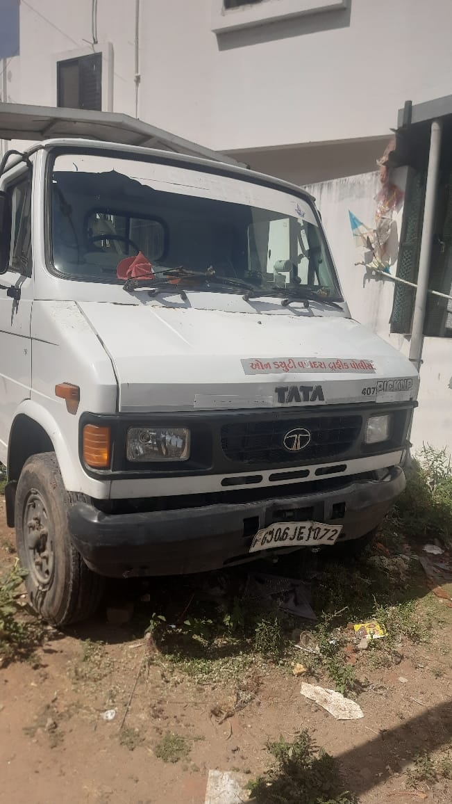 Gud condition 407 pick up insurance running