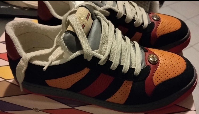 Nuovo con scatola scontrino e garanzia di 2 anni Gucci