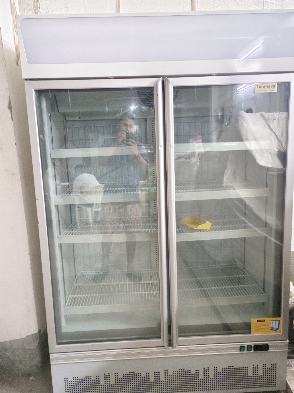 🧊 2️⃣ Eurenova 2-Door Vertical Display frozen Fridge 🔹 Brand: