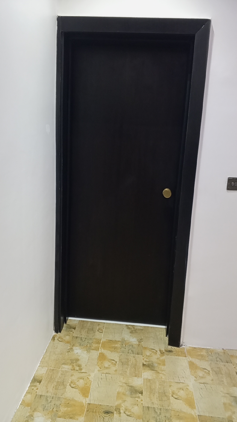 We produce different kinds of wooden doors using high density