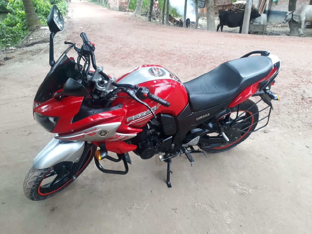 নতুন গাড়ি কিনবো তাই, এইটা বেচে দিবো গাড়ি টা ফ্রেশ