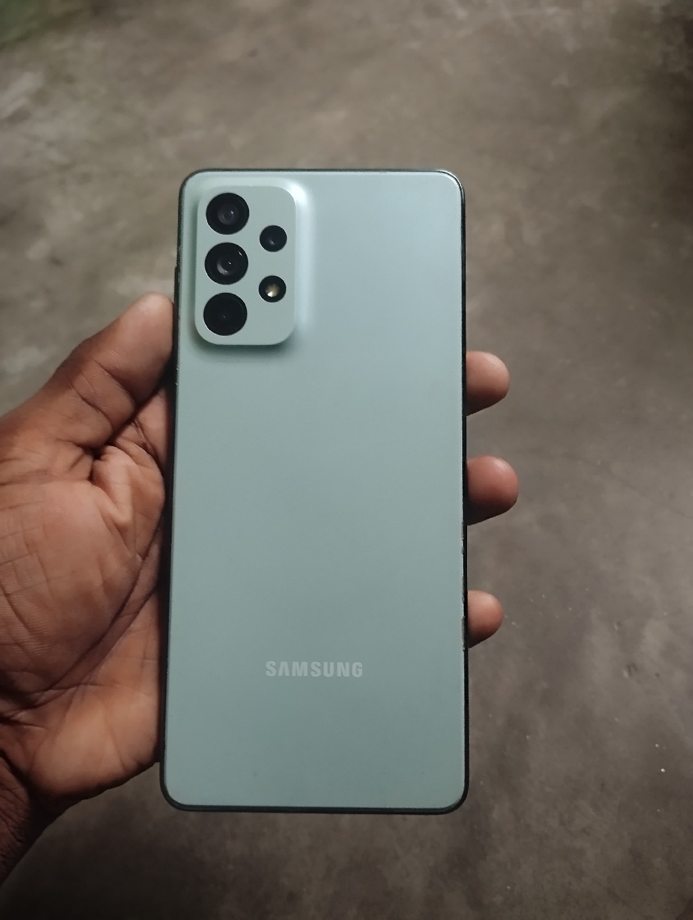 Samsung Galaxy A73 5G--- (box nai).. kono somosha oo nai