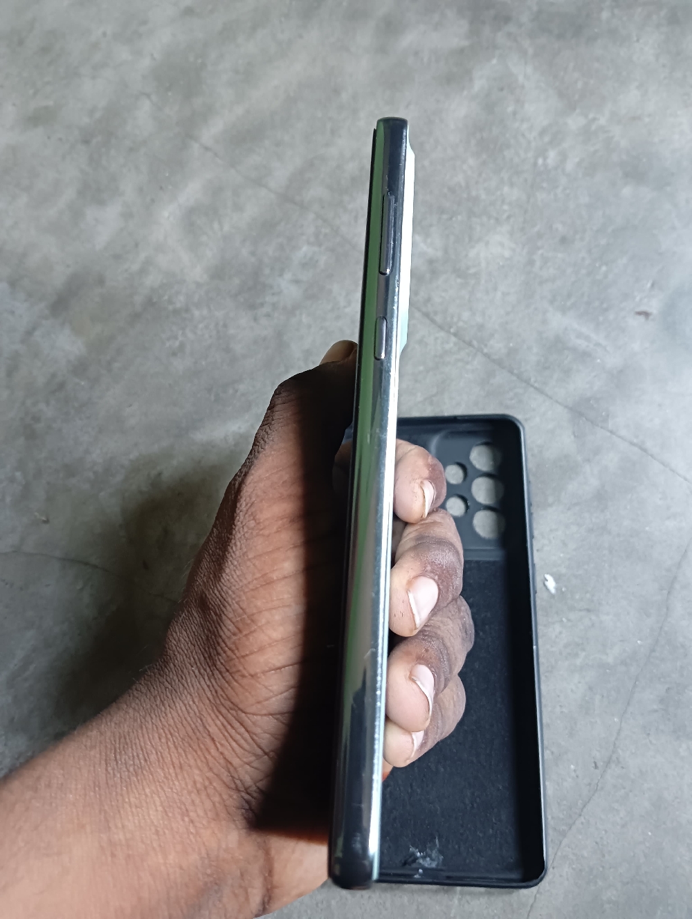 Samsung Galaxy A73 5G--- (box nai).. kono somosha oo nai