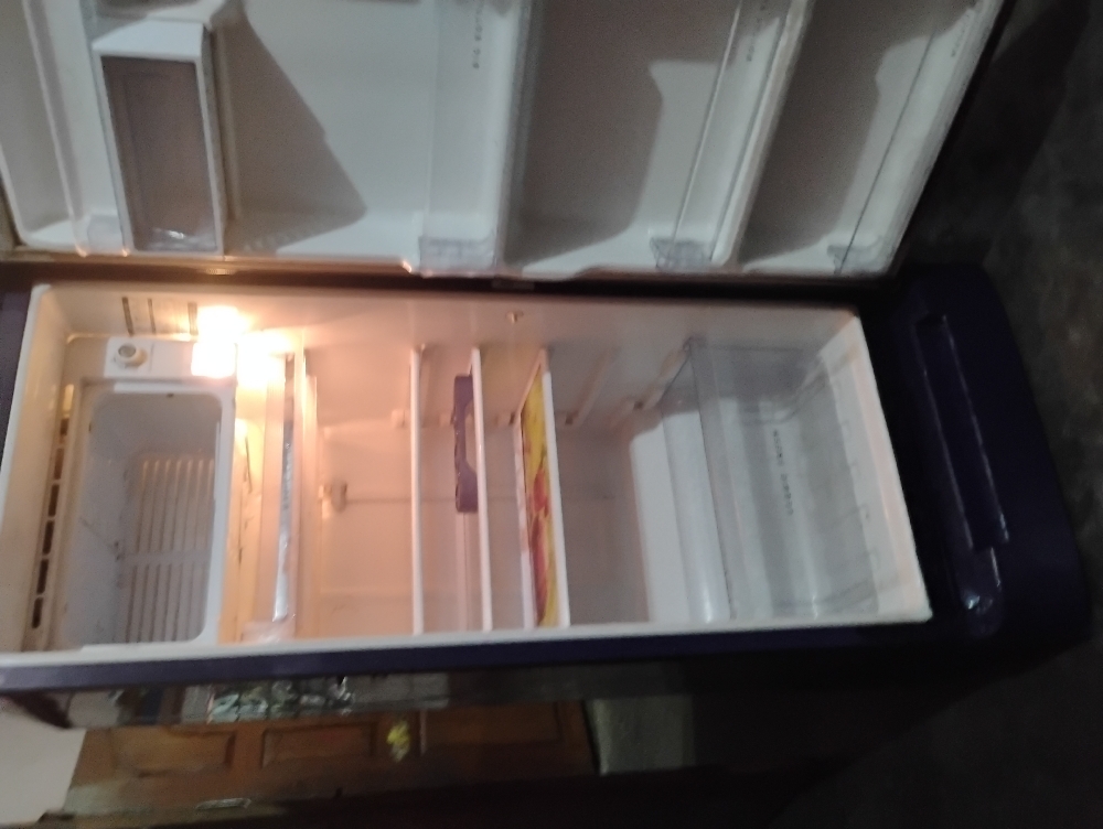 Good condition running fridge