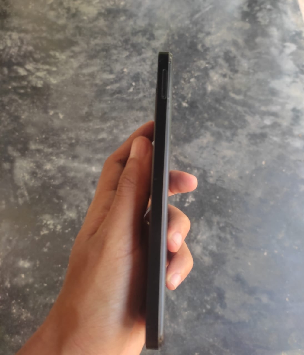 Honor x6b Rem:6/256 Full fresh Price: 15k