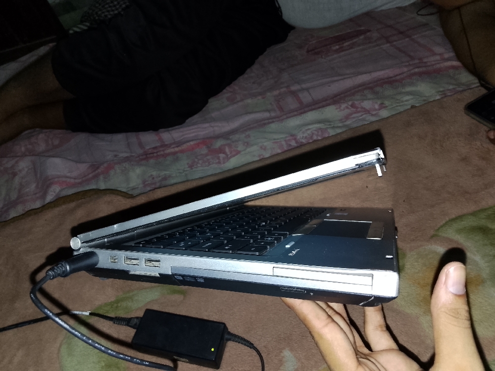 Laptop hp Core i5 4/ 240 memory Good condition