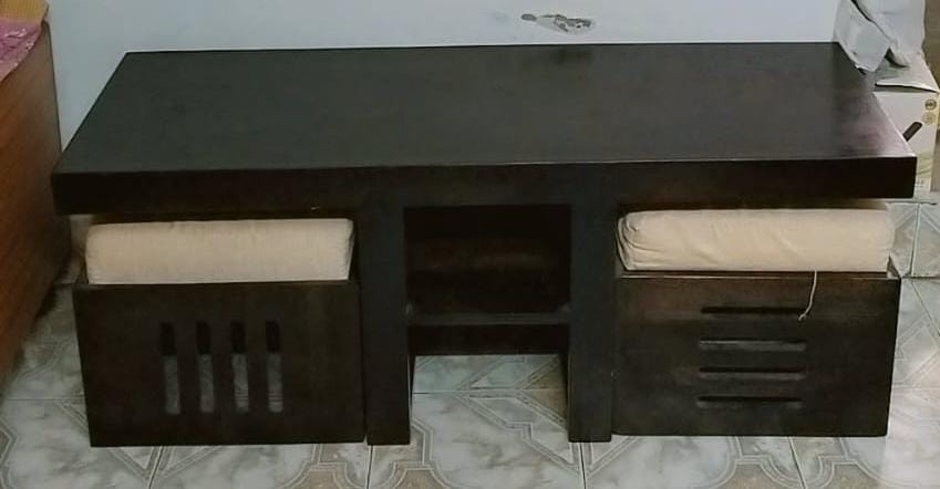 Five seater sofa set with coffee table good condition one