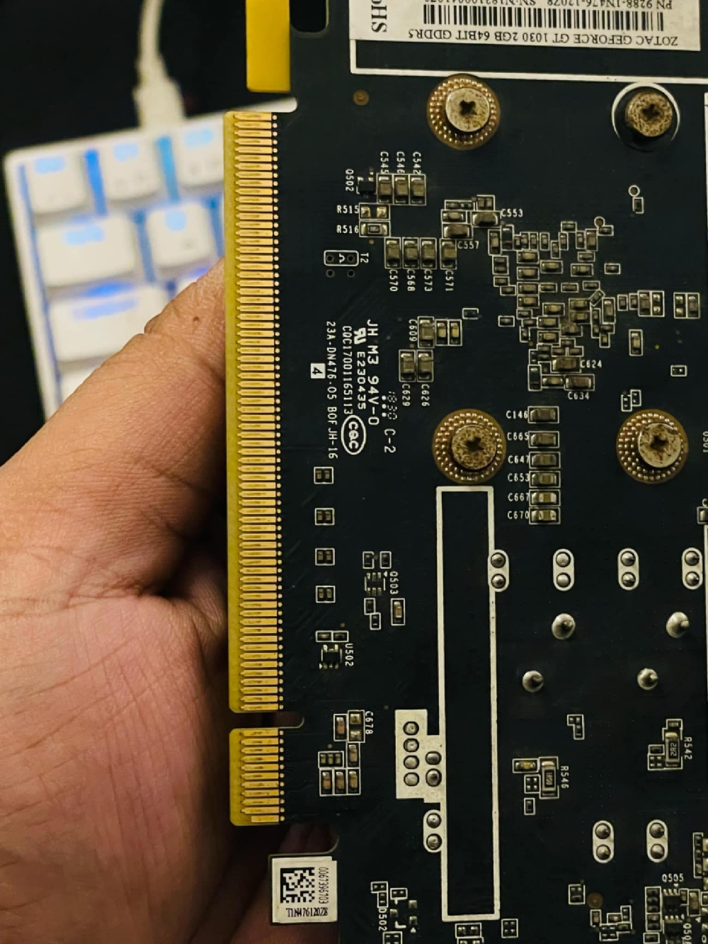GT1030 বাক্স নাই কিন্তু সকল কিছু কার্যকর একদম ফ্রেশ চিনতে