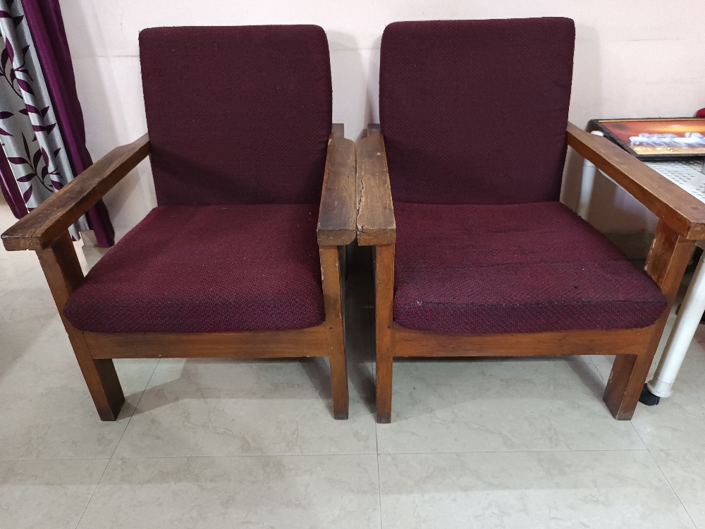 4 sofa sets with cusions