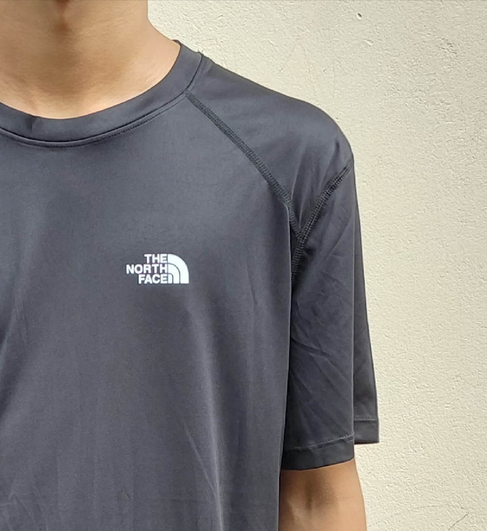 The North Face(NEW) Mens/Hommes Colour: Black Size: M/L
