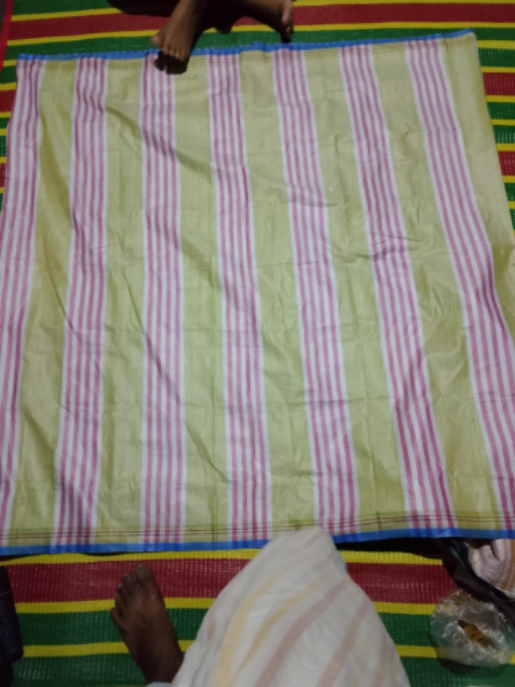 100% সুতি, চিকন ও পাতলা সুতার লুঙ্গি মাশচরাইজ করা 5.5