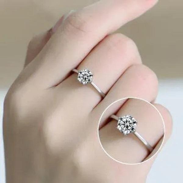 • Material: Stainless Steel • Plating: Platinum Color Plated •