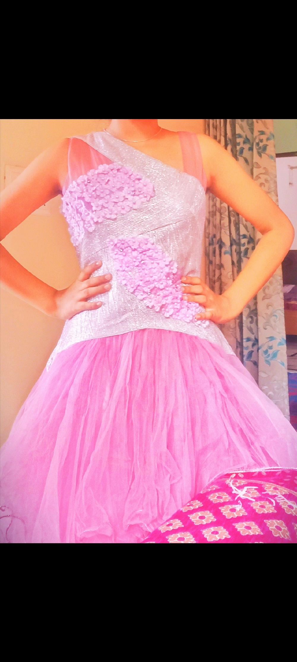 Gown for 9 to 12 yrs girls 1 time used