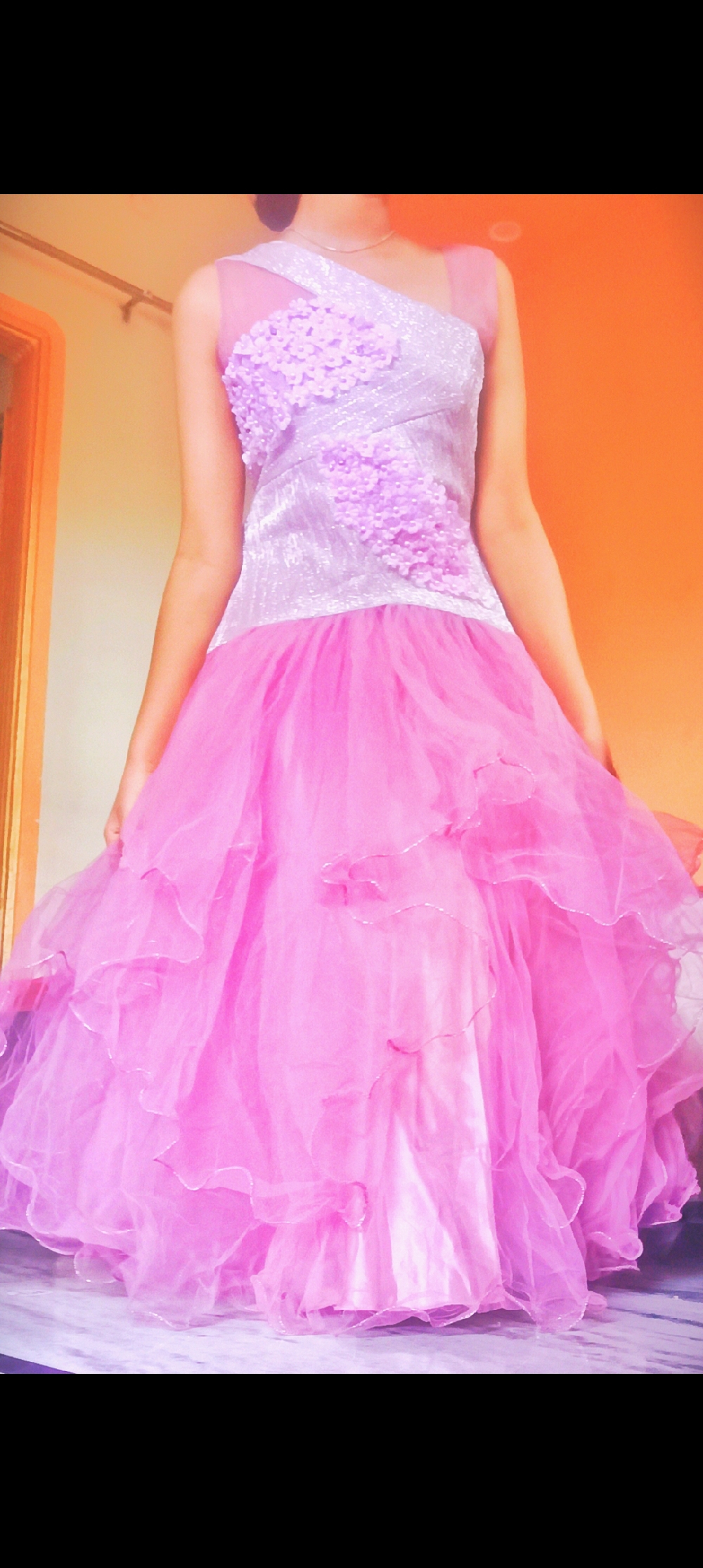 Gown for 9 to 12 yrs girls 1 time used