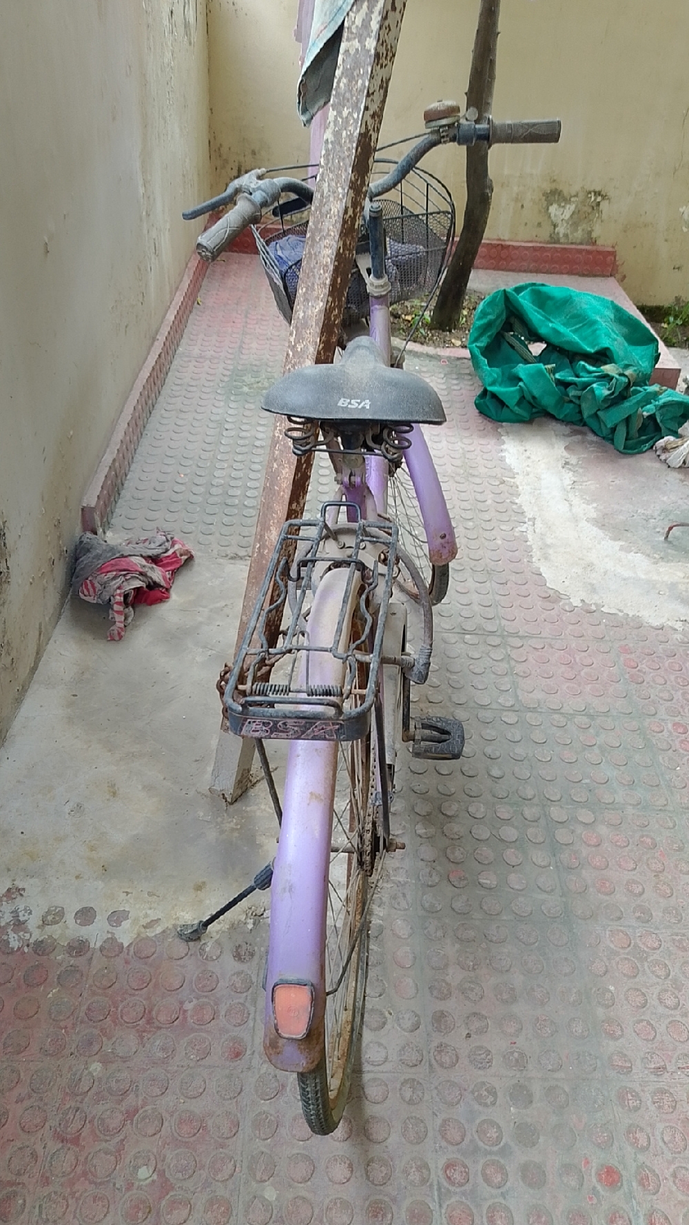 Ladies cycle for urgent sell. In full working condition Colour