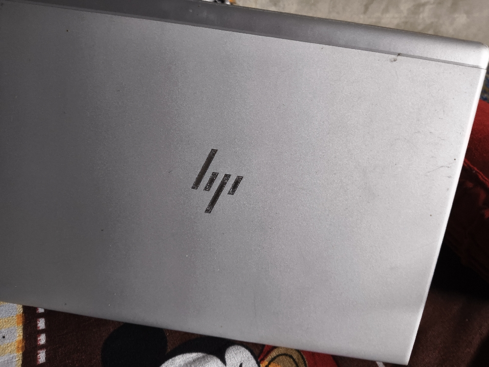 HP ELITE BOOK 830G5 15 8th generation 256 GB SSD