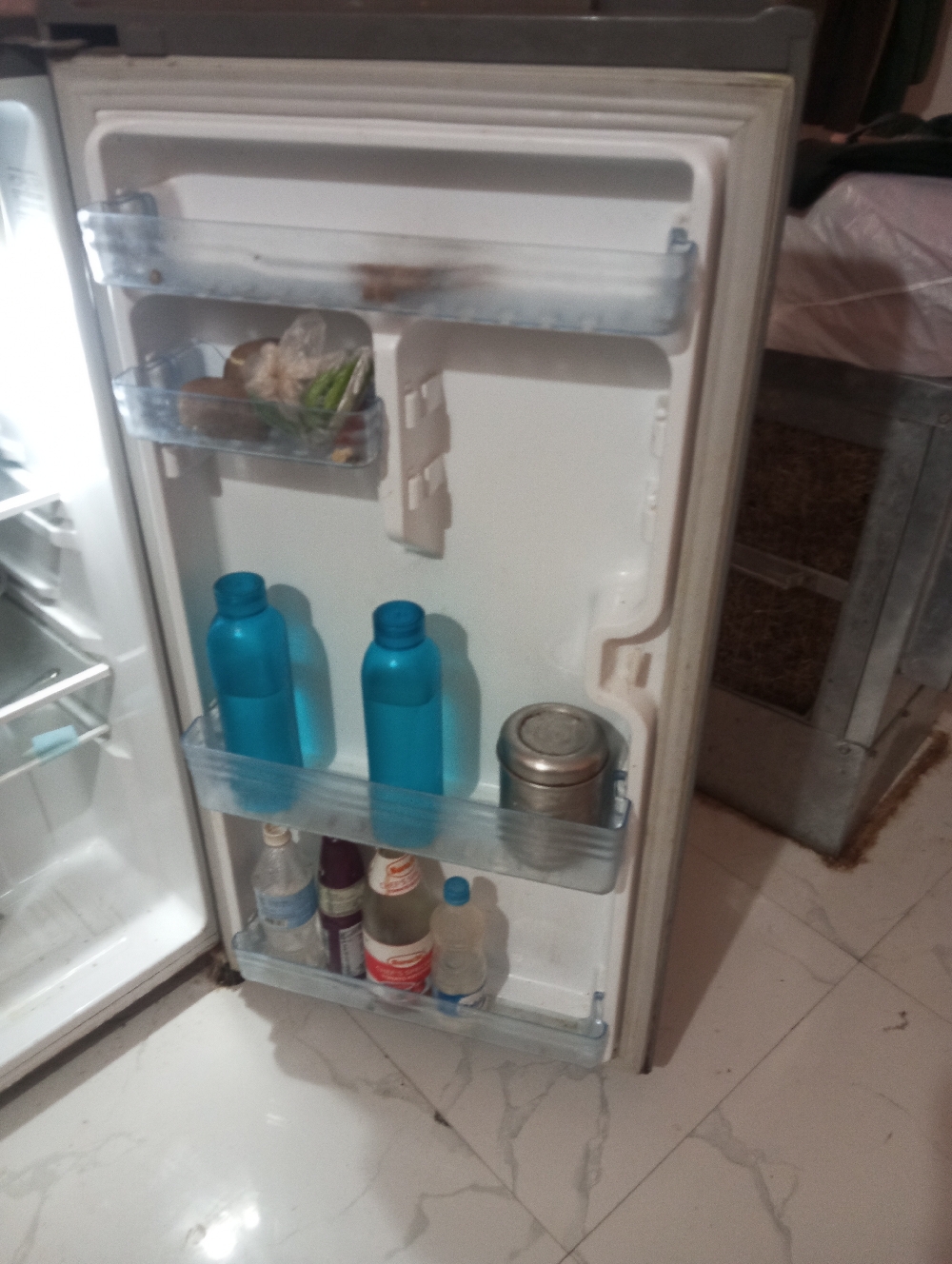 Brand new fridge only 4 months older