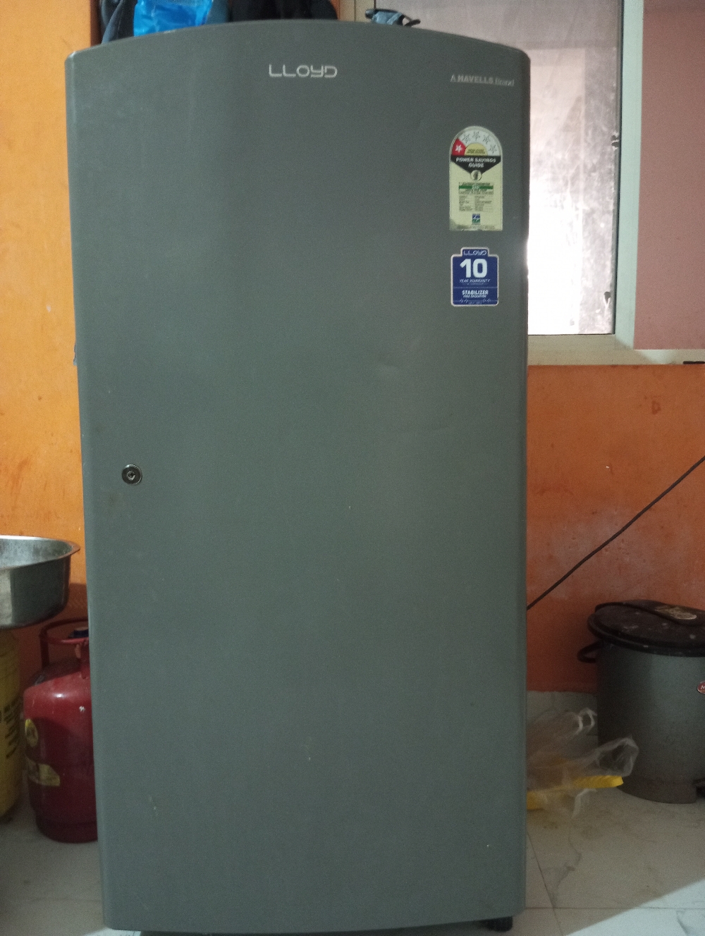 Brand new fridge only 4 months older
