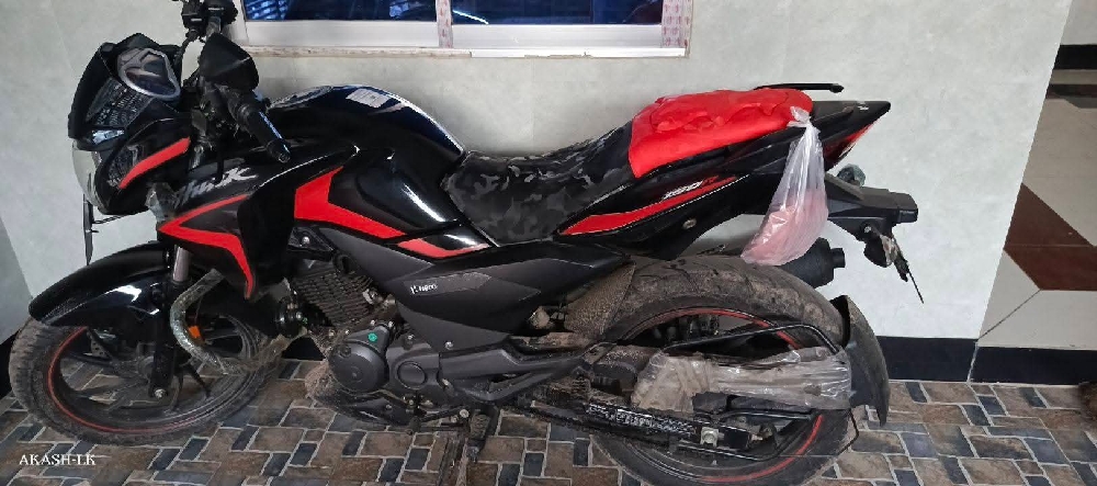 Hero Hunk 150R Full fresh . All papers ok .