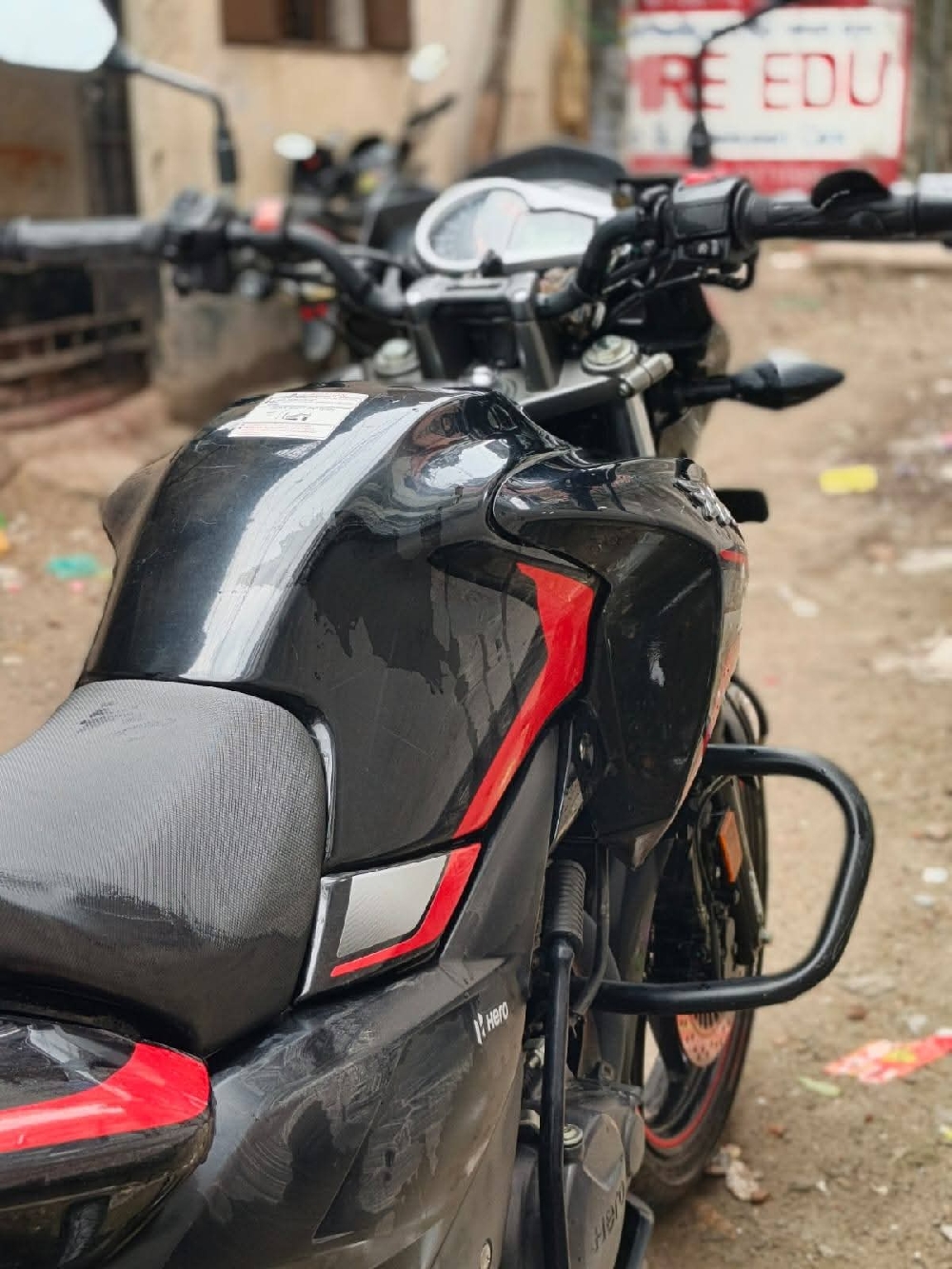 Hero Hunk 150R Full fresh . All papers ok .