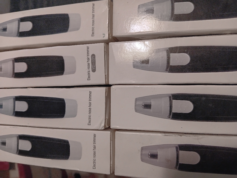 NON RECHARGEABLE ELECTRIC NOSE HAIR TRIMMERS (3 FOR $10) (FREE