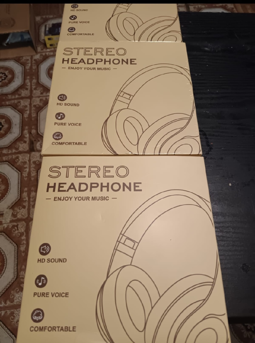 STERO SOUND STRETCHING BLUETOOTH WIRELESS RECHARGEABLE HEADPHONES WITH GREAT SOUND