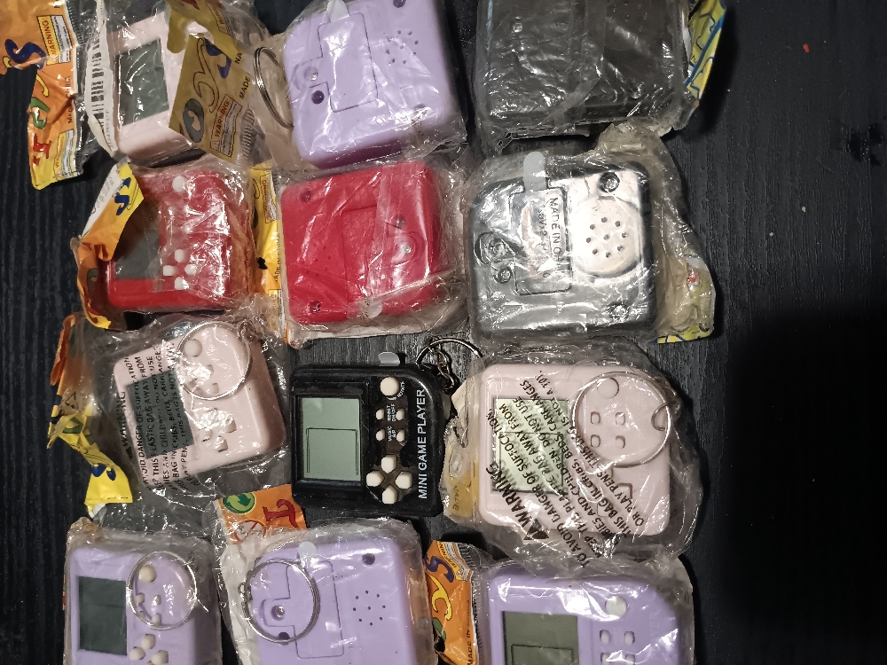 DIGITAL POCKET KEYCHAIN BRICK GAMES WITH 25 BRICK CLASSIC GAMES