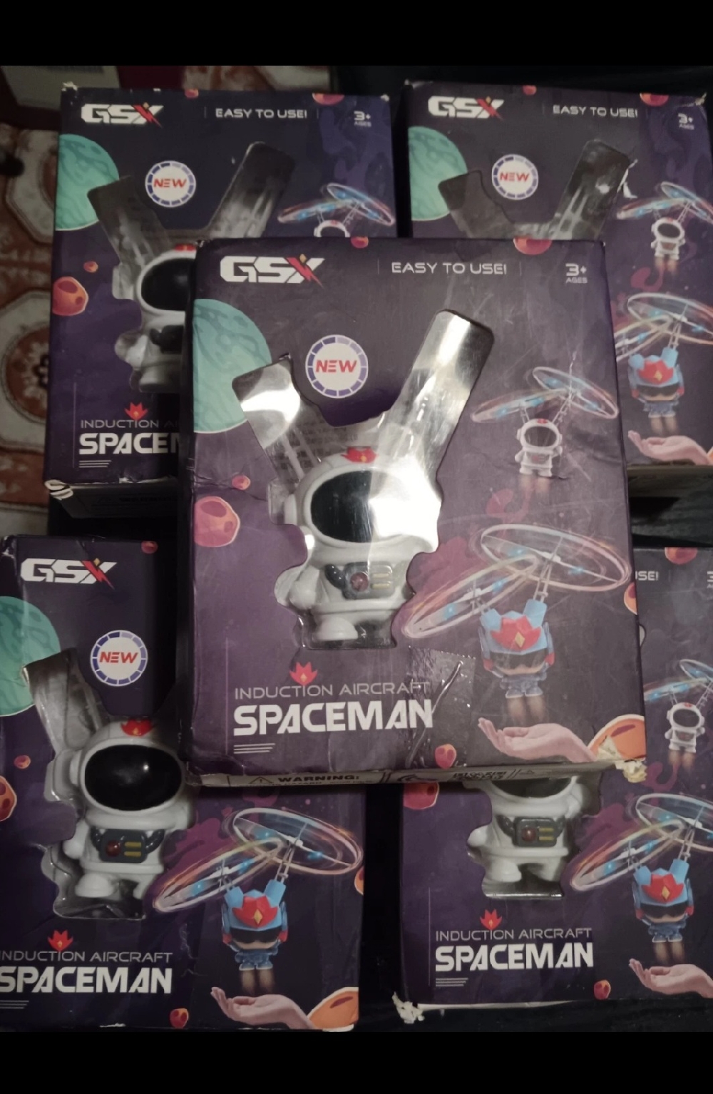 GSX FLYING RECHARGEABLE LIGHT UP MINI SPACEMAN TOYS (EACH) FREE