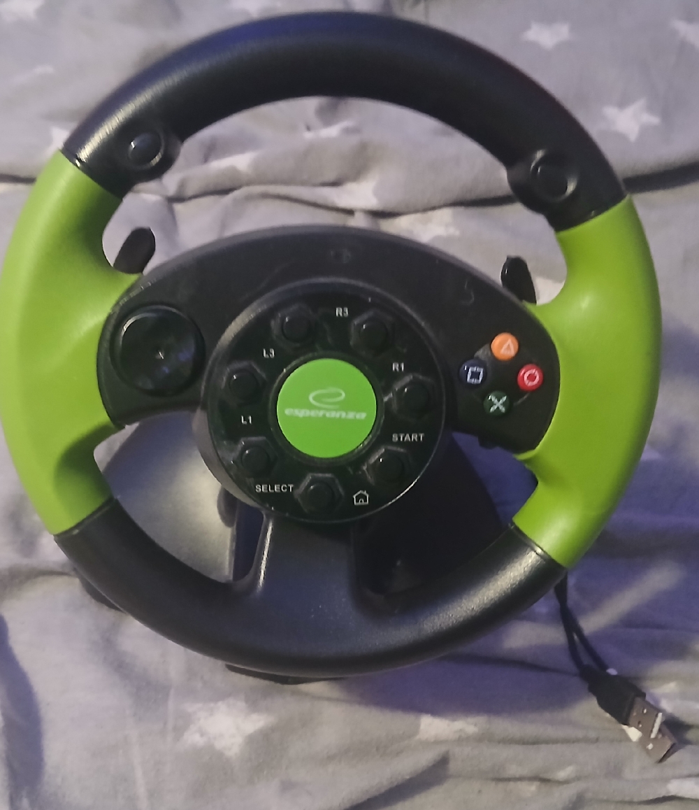 Hallo ich verkaufe meine xbox 360 Weil ich sie nicht