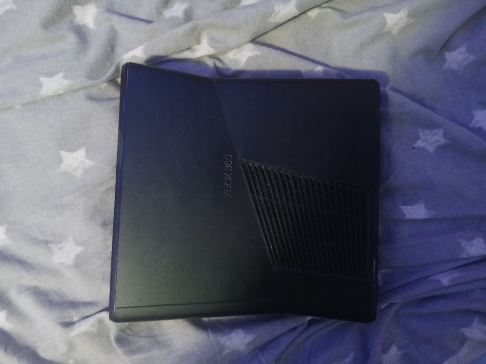 Ich verkaufe meine xbox 360 mit lenkrad Weil ich es