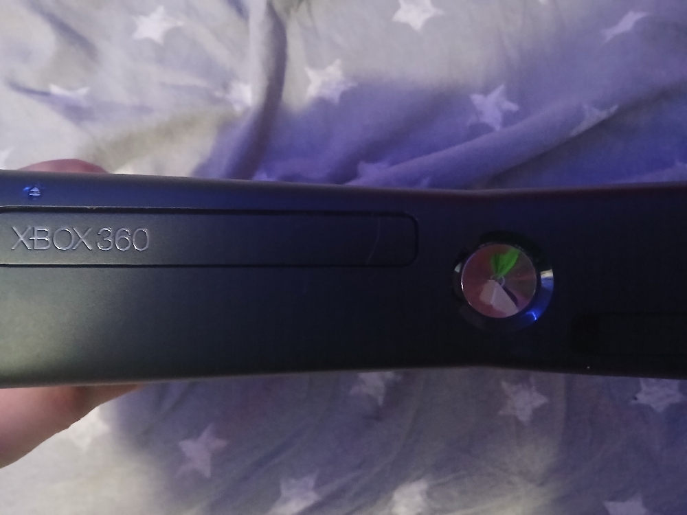 Ich verkaufe meine xbox 360 mit lenkrad Weil ich es