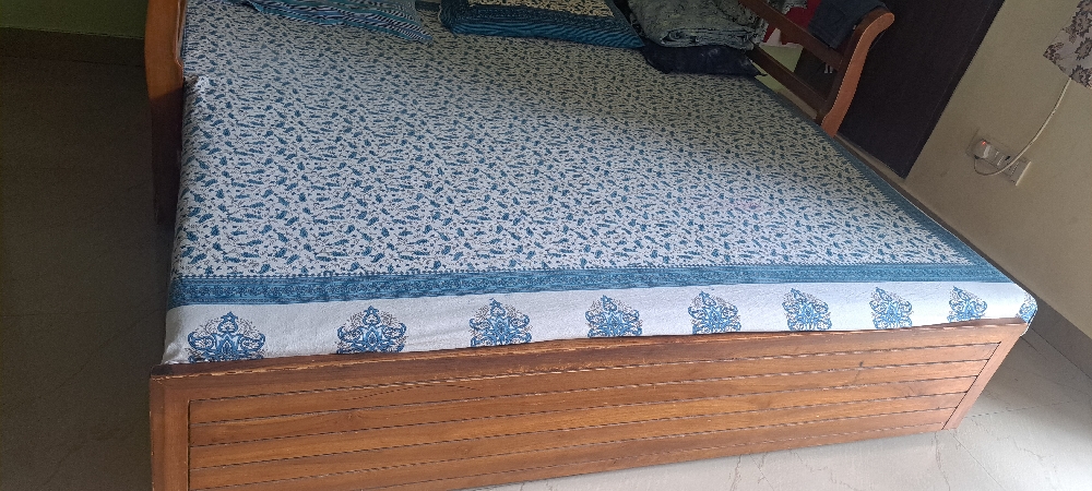 Wooden Diwan cum Bed with Mattress and Storage space Sturdy